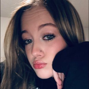 Meet your Posher, Laynie